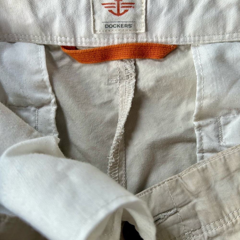 Men’s Dockers size 32. Worn once. Khaki or beige